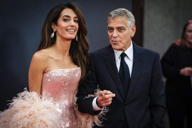 Актер из США Джордж Клуни с семьей получил французское гражданство