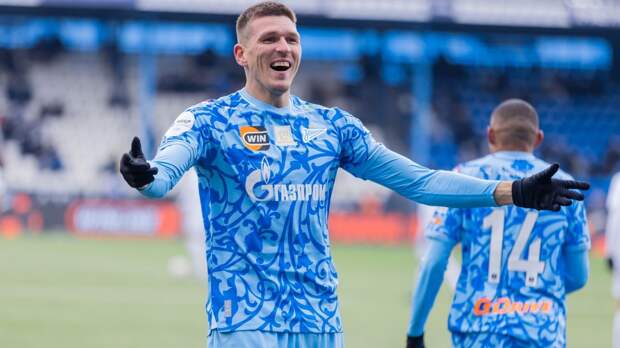 Соболев отпраздновал гол, надев маску для подводного плавания, и получил желтую карточку