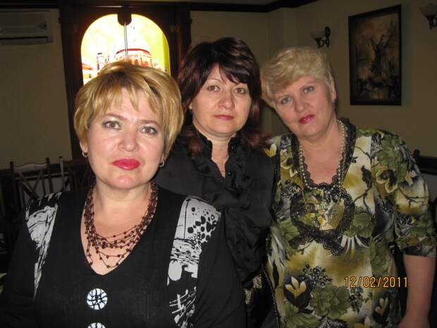 идеи для фото с сестрой в студии. моя сестра в 17 лет открыла рот. сестры 17. веда юртсевер ипек три сестры. сестричка вика.