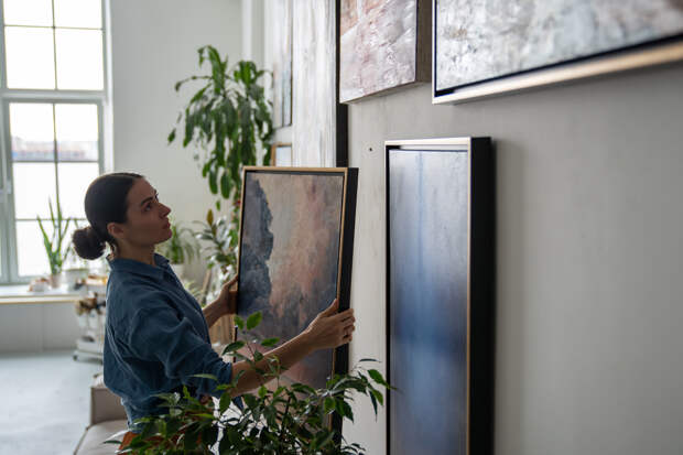 Женщина заказала картину с самой собой и рассорилась с родным братом