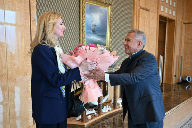 Рөстәм Миңнеханов МТС генераль директоры Инесса Галактионова белән очрашты