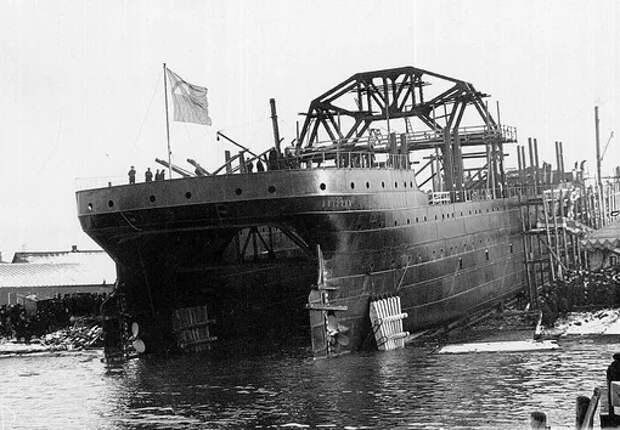 Спуск «Волхова» на воду на Путиловской верфи, 1913 г. Спуск «Волхова» на воду на Путиловской верфи, 1913 г. фото