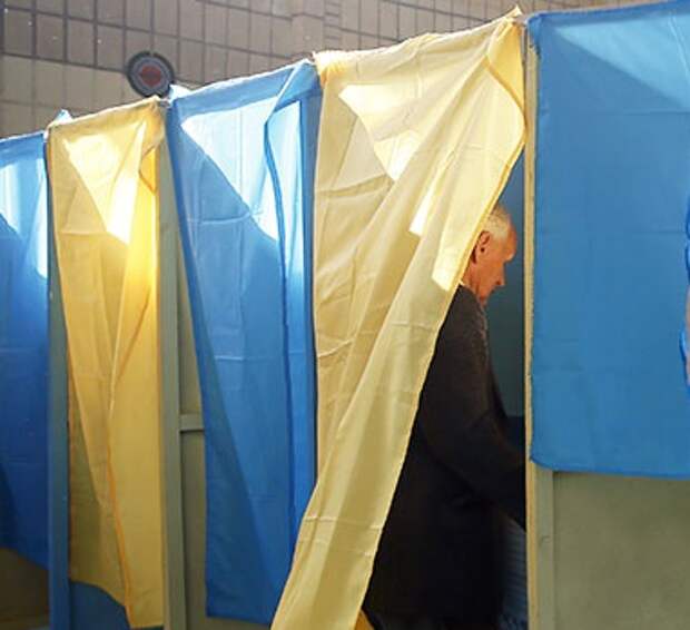 Мужчина в день выборов хотел поджечь кабинку для голосования на Украине