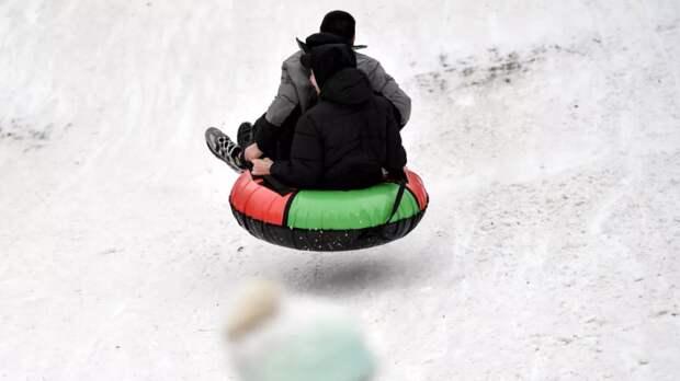 Автоюрист Воропаев: за привязанный к машине тюбинг грозят штрафы