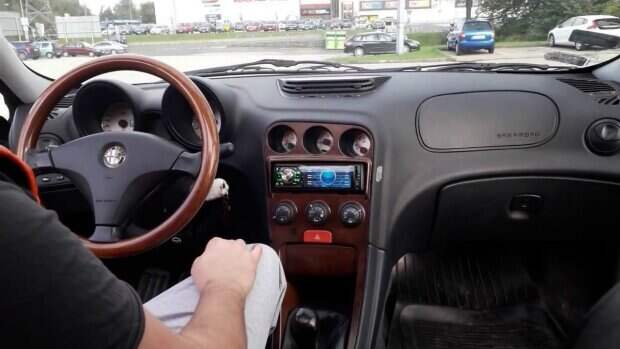 Одна на всю Россию: на продажу выставлена уникальная Alfa Romeo RZ