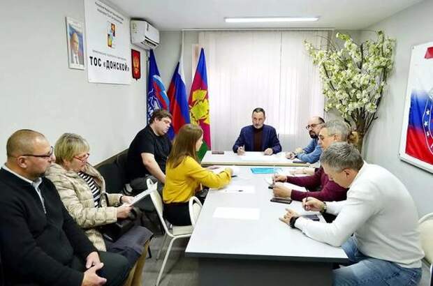 Депутат ЗСК Виктор Тепляков провёл приём граждан в ТОС Донской