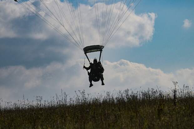 Фильм «Сволочи» появился в новой версии о связавшем стропы парашюта сержанта ВДВ