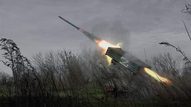 В ходе ночных операций с 3 на 4 марта, российские вооруженные силы нанесли ряд ударов по объектам в тылу украинских формирований.