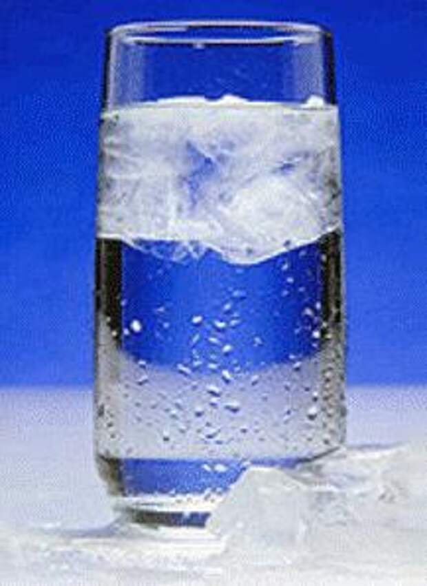 Своей обычной плотностью вода обязана частичному сохранению структуры льда после таяния