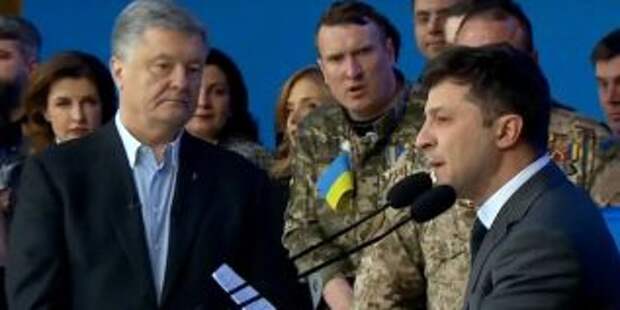 Президента обвинили в организации слежки за Порошенко