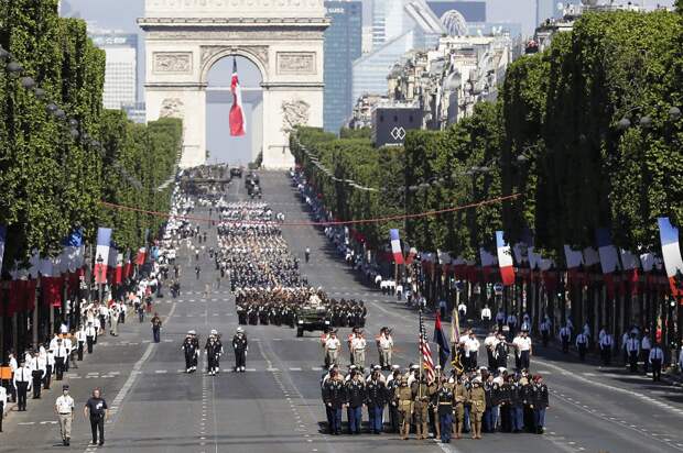 Парад в Париже, День взятия Бастилии, 14.07.18.png