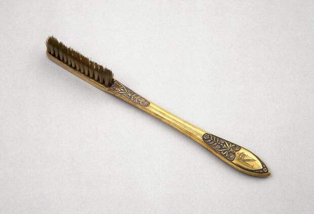 Зубная щётка Наполеона Бонапарта