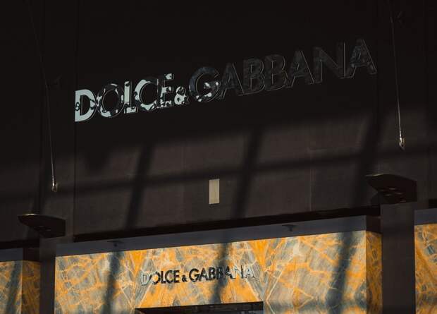 Один из основателей Dolce & Gabbana покинул компанию
