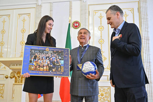 Благодарность Минниханова и шутки Терзича: «Динамо-Ак Барс» наградили в Казанском Кремле