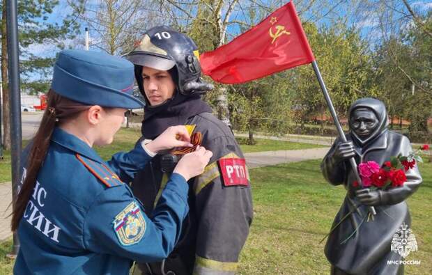 Более 700 сотрудников центрального аппарата МЧС России присоединились к патриотической акции в преддверии Дня Победы