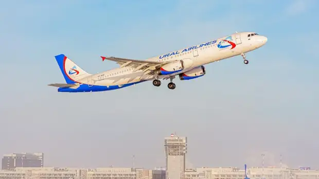 «Уральские авиалинии» перестанут летать из Петербурга в Азербайджан