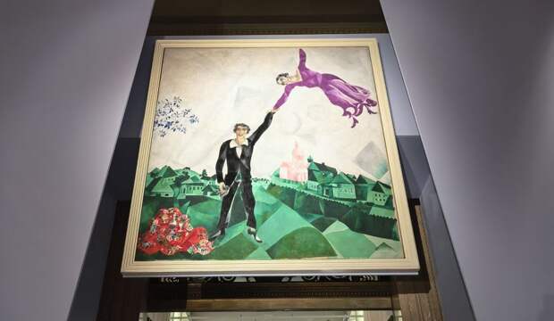 Прогулка. 1916-1917. Марк Шагал. Фото: Е. Попова-Гамаюн