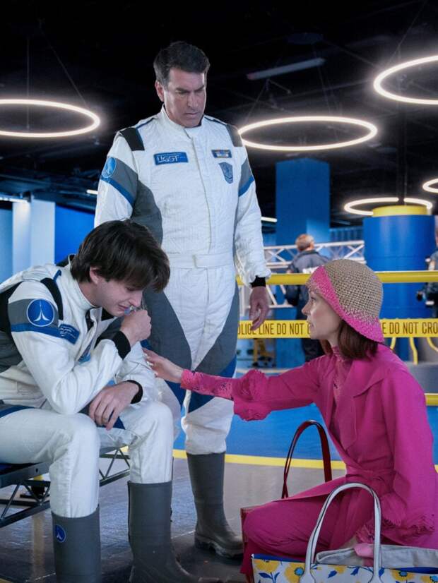 Kedrik Merwin Jr. as Randy Dorsey, Rob Riggle as Neal Dorsey, and Carrie Preston as Elsbeth Tascioni