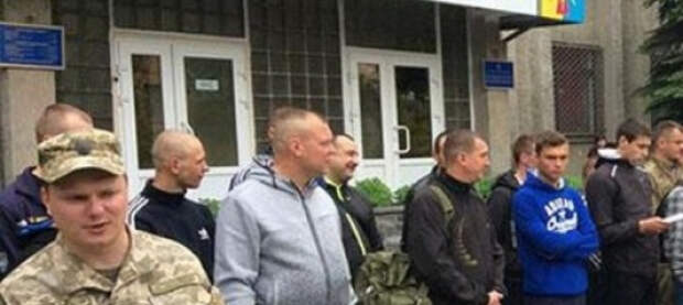 Нужно убирать за собой и не гадить: комментарий ТЦК о грязном распределительном центре в Киеве