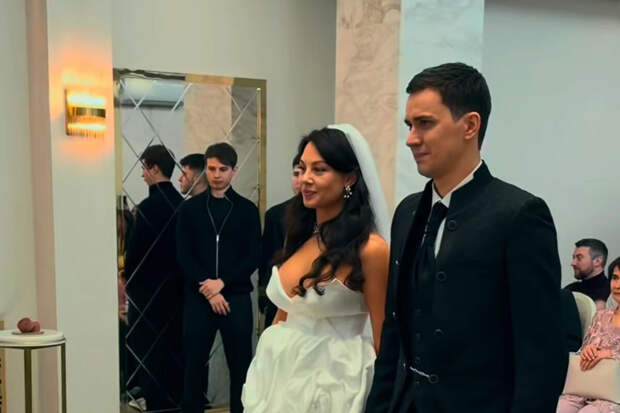 Актер Виталий Андреев показал фото со свадьбы с возлюбленной Ольгой Зайцевой