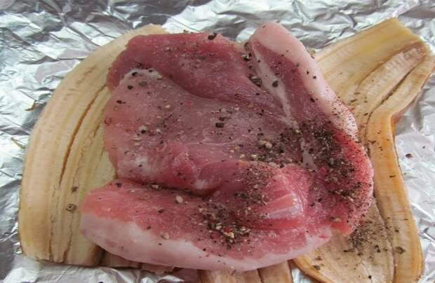 Банан сделает мясо сочным и нежным. / Фото: vkussovet.ru