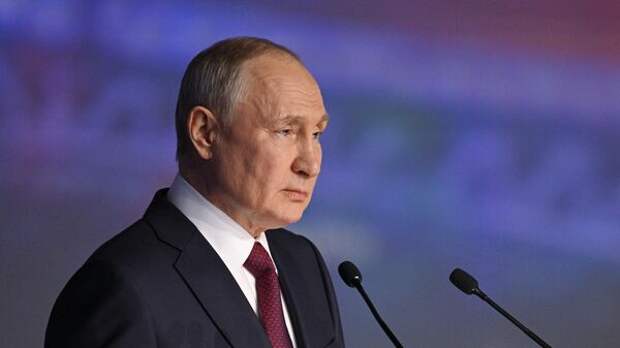Путин: любая партия с иным мнением на Западе объявляется агентом Кремля