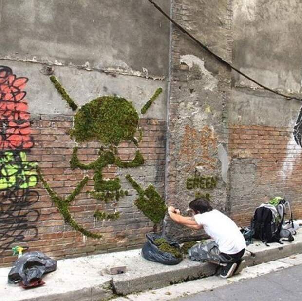 Экологически чистый стрит-арт: граффити, нарисованные мхом город, граффити, граффити мхом, мох, партизанинг, урбанистика, эстетика