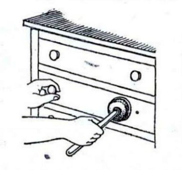 Отсутствующая мебельная ручка. | Фото: droidboom.ru. Отсутствующая мебельная ручка. | Фото: droidboom.ru.