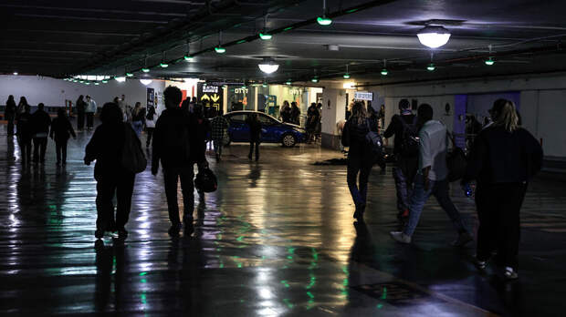 IRIB: в Тель-Авиве из-за попадания иранских ракет частично отключили свет