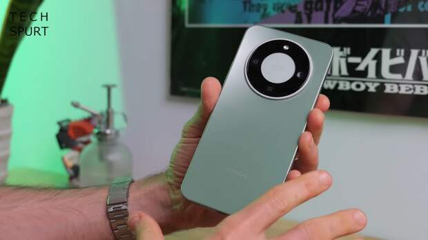 Названы самые недооценённые смартфоны 2025 года