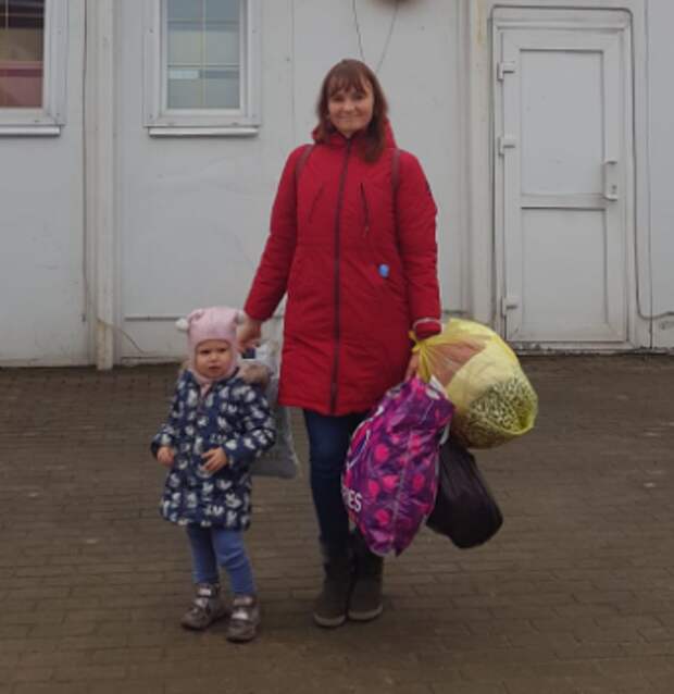 Добровольцы из Куркина передали гуманитарную помощь многодетной семье