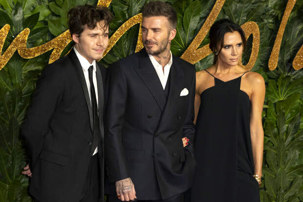 Экс-девушка Бекхэма Эфтон намекнула, что семья делилась его локацией с папарацци