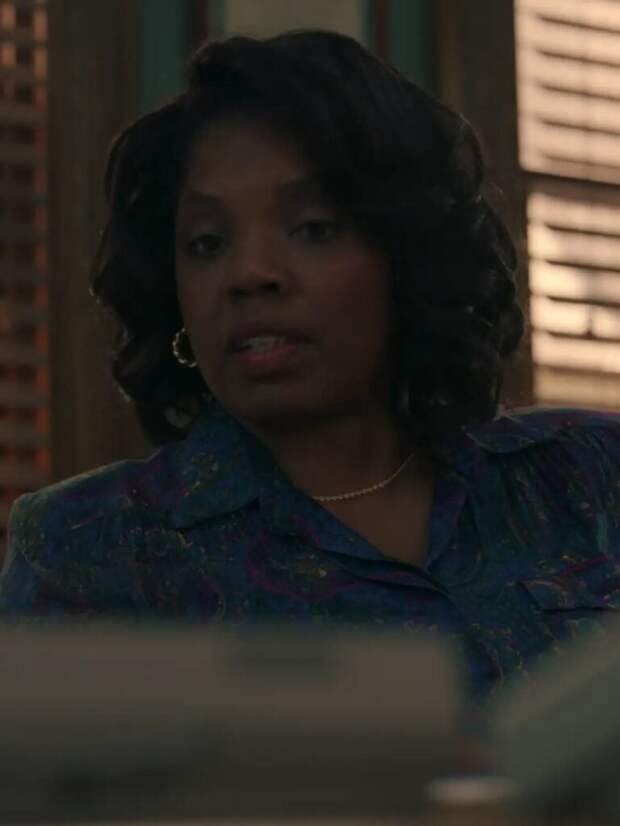Tyla Abercrumbie as Mary Jo