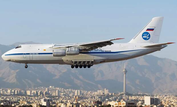 Четыре военных борта из России и ещё три из Китая прибыли вчера в Иран