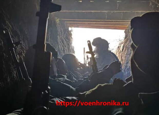 11 минут в центре ЖЕСТОЧАЙШЕГО артобтсрела: АД НА ЗЕМЛЕ! Последние сводки с Украины - Лисичанск практически окружен! (19 видео)