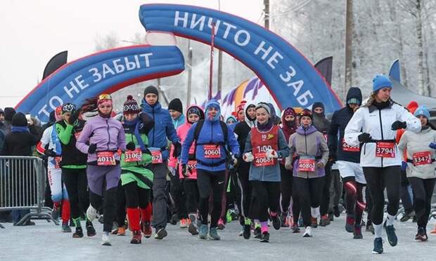 Учительница из Северодвинска пробежала марафон в память о блокадниках