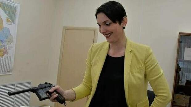 Депутат Госдумы: «Те чистки, которые мы сегодня наблюдаем в Минобороны, нужны во всех министерствах и ведомствах РФ»