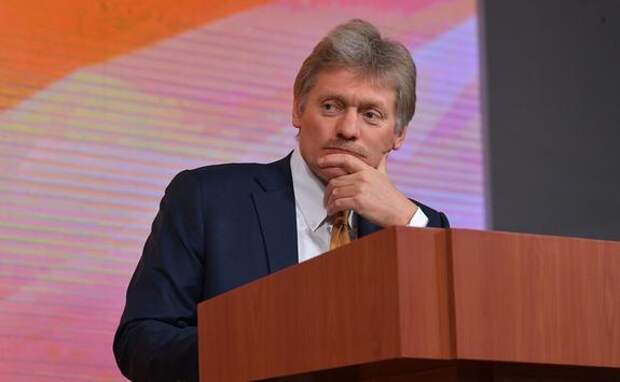 Песков: Кремль пока не раскрывает имя модератора сессии ПМЭФ с участием Путина