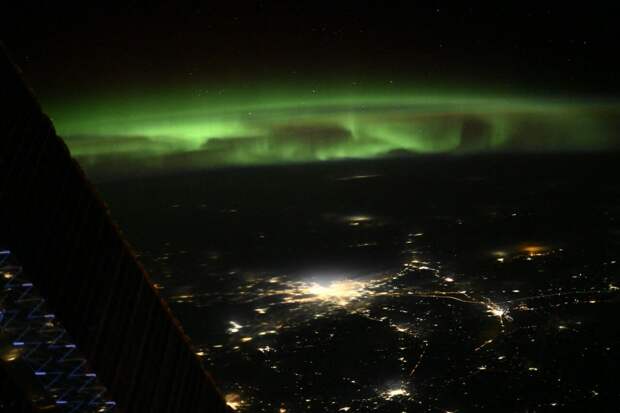 С борта МКС сфотографировали красоту зимнего ночного Петербурга