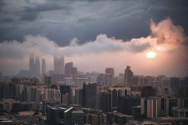 Reuters: в некоторых районах Абу-Даби произошли новые взрывы