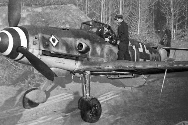 Bf.109K-4 разгонялся до 710 км/ч, то есть обгонял все советские истребители и в конце войны. Однако, как уже понял читатель, причины высоких советских и низких немецких потерь были вовсе не в превосходстве немецких самолетов / ©Wikimedia Commons