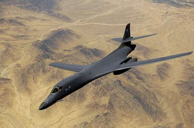 Туполев имеет некоторое сходство с американским B-1 и во многом превосходит его.