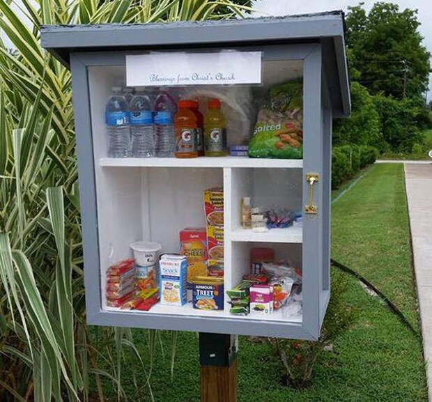 free-little-pantry-feed-homeless-poor-jessica-mcclard-10-1