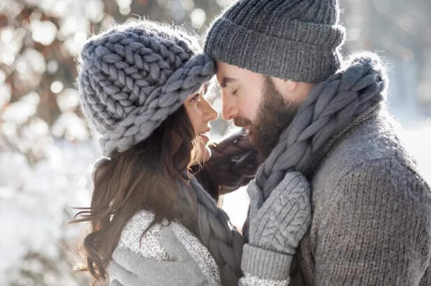 Сексолог рассказал, на что сразу смотрят женщины при знакомстве с мужчиной