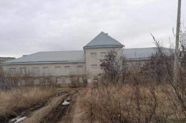 Недостроенную школу в Ласках опять попытаются продать