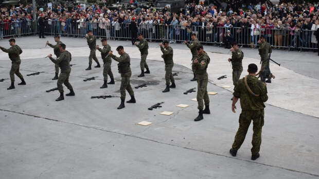 В Ялте прошла военно-патриотическая акция «Нет выше чести Родине служить»