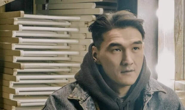 Ещё одному комику указали на дверь из России