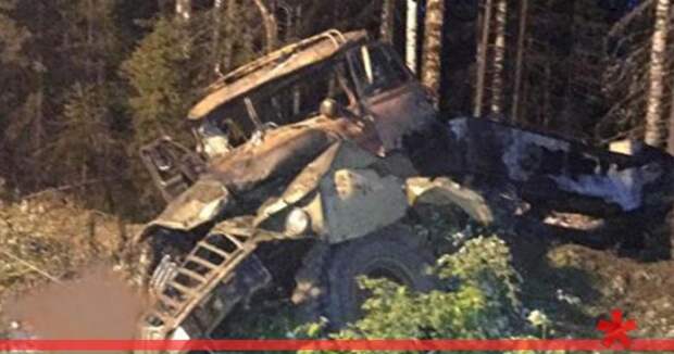 На Урале взорвался бензовоз, перевозивший на цистерне туристов. Погибли четыре человека