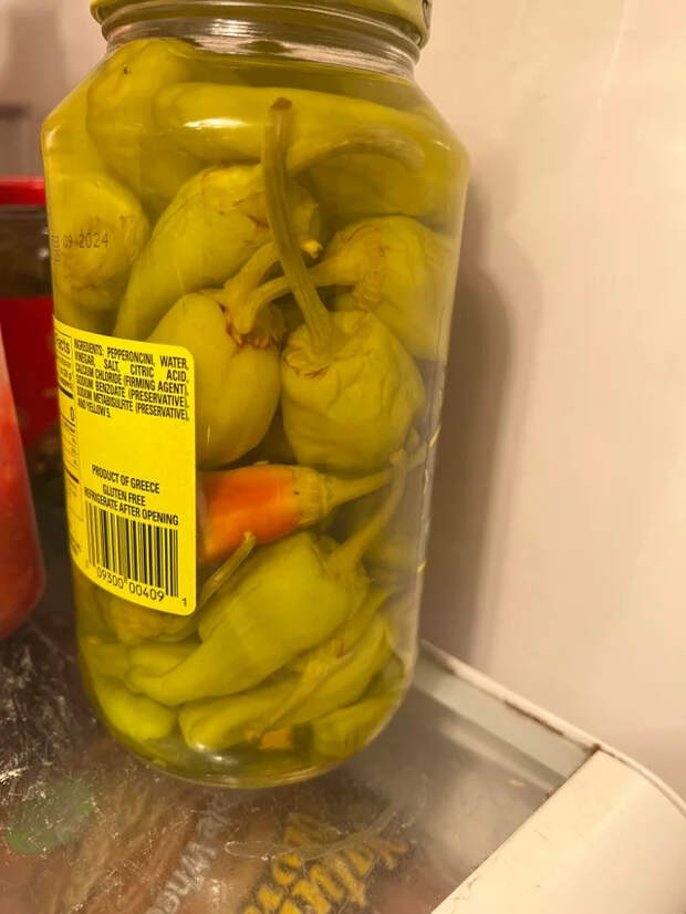 Случаи, когда свой среди чужих, а чужой среди своих
