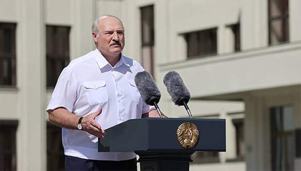 Лукашенко после Майдана хотел объединить Украину и Белоруссию в одну страну Лукашенко после Майдана хотел объединить Украину и Белоруссию в одну страну